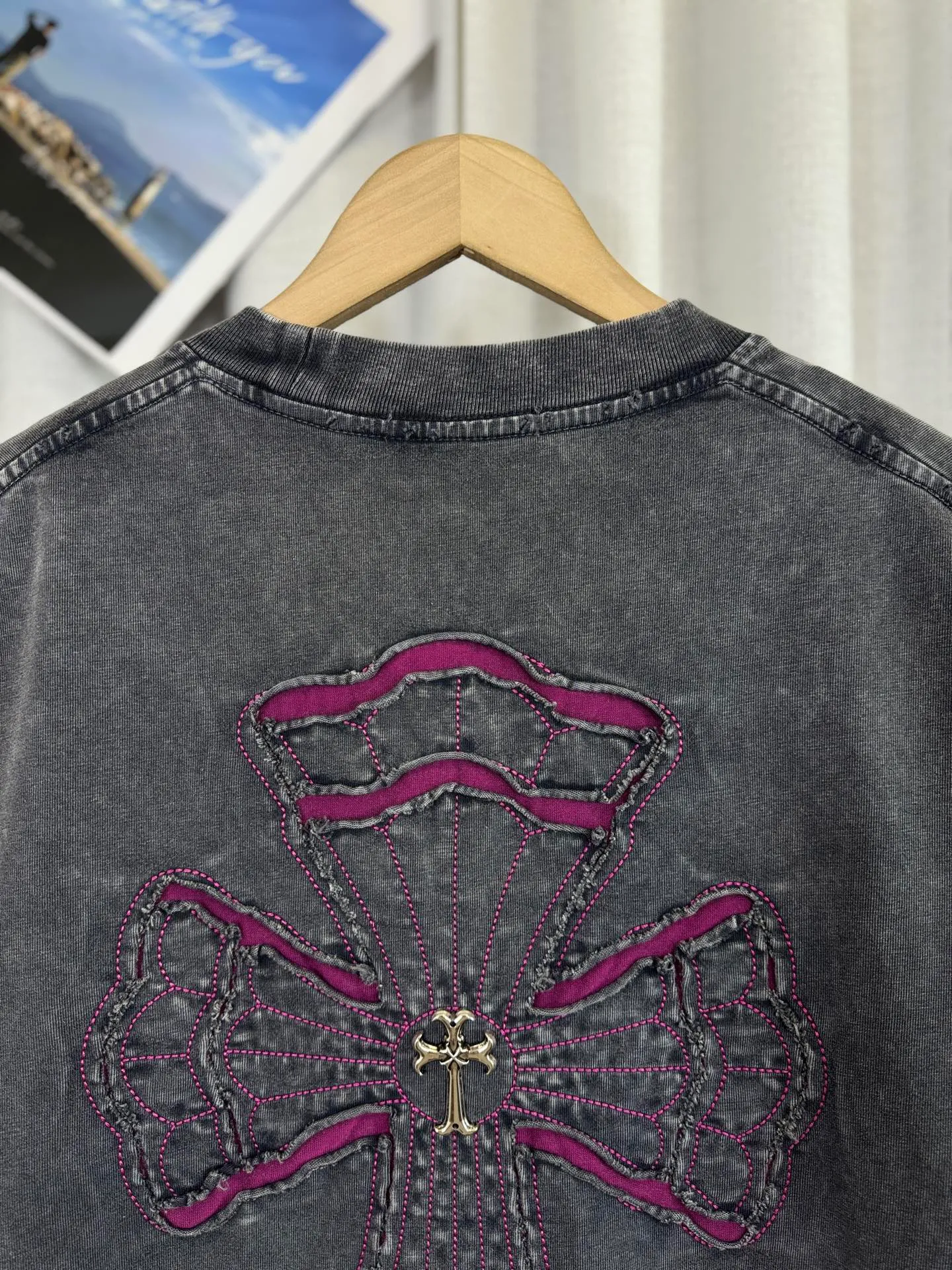 P230 ch high version Chrome Hearts 2025 spring and summer new cross patch washed short-sleeved T-shirt, fabric: 26 double yarns, 320 grams weight, cross patch embroidery, heavy washing Printing process: patch embroidery Color: blue gray Size: S M L XL Style number: 5163